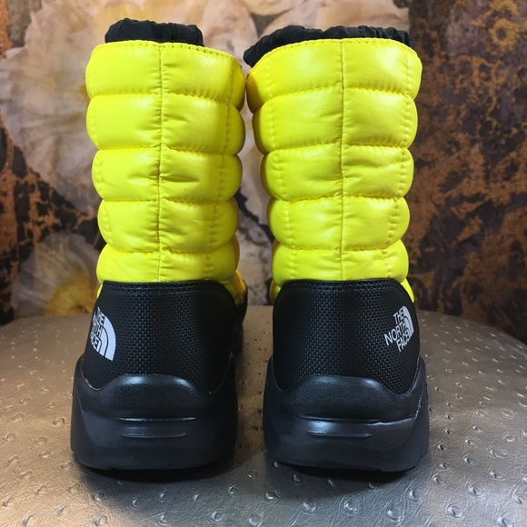 NEW The North Face Women's Boots - Picture 5 of 8